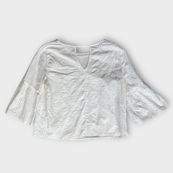 URBAN Romantics White Eyelet Blouse Medium M Bell Sleeve 100% Cotton Boho Top - Picture 2 of 7